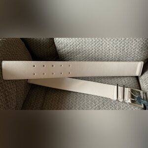 NWT $30 LANE BRYANT BELT thick STRETCH 18-20 PLUS WOMEN Cream with Silver trim